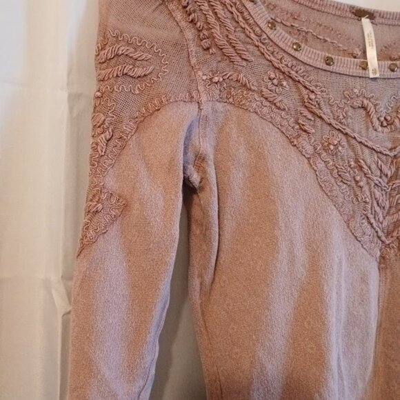 FREE PEOPLE Studded Mesh upper T-shirt Top XS Mauve Pink Scoop neck Boho LS - Picture 4 of 8